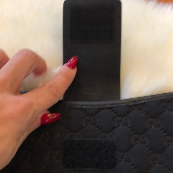 GUCCI: Neoprene & "GG" Logo iPadTablet Pouch - Picture 4 of 8